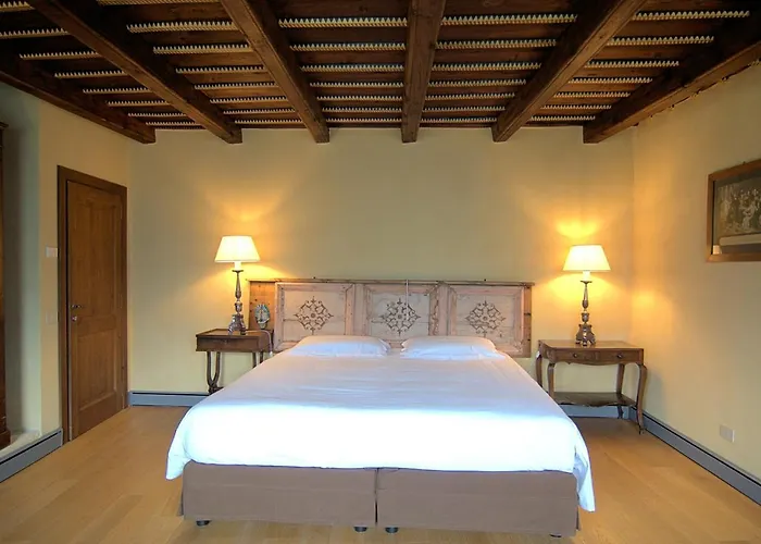 Palazzo Juvalta 3* 테글리오